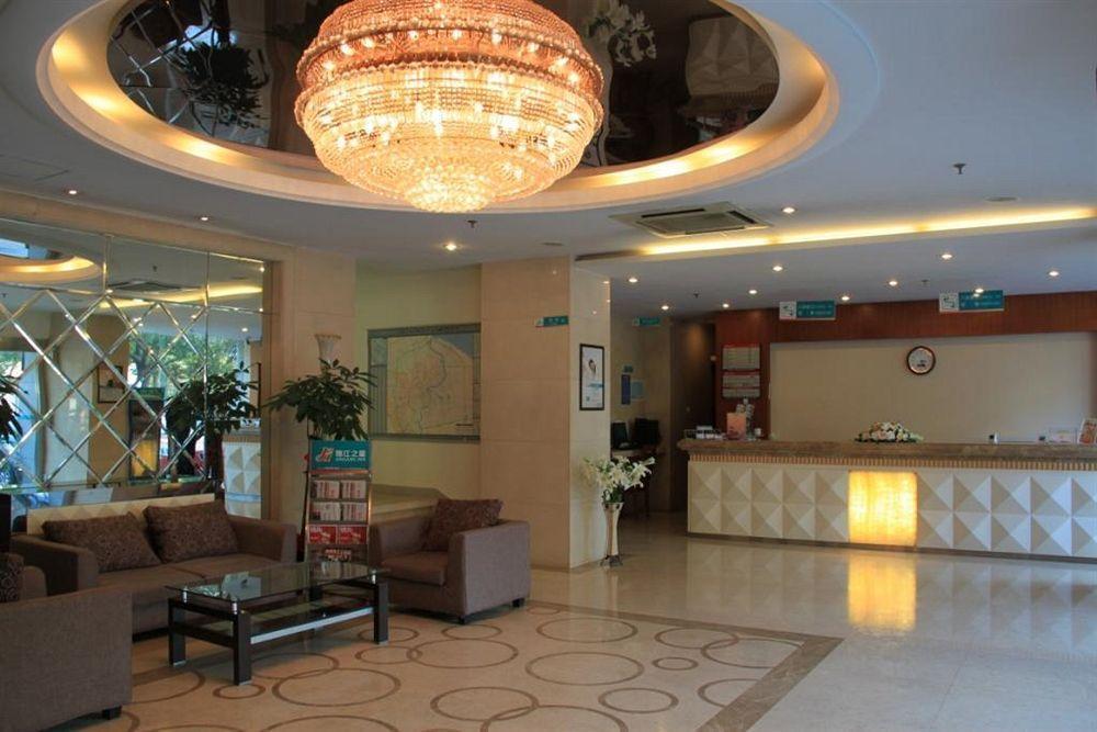 Jingjiang Inn Shanghai Baoyang Pier 외부 사진