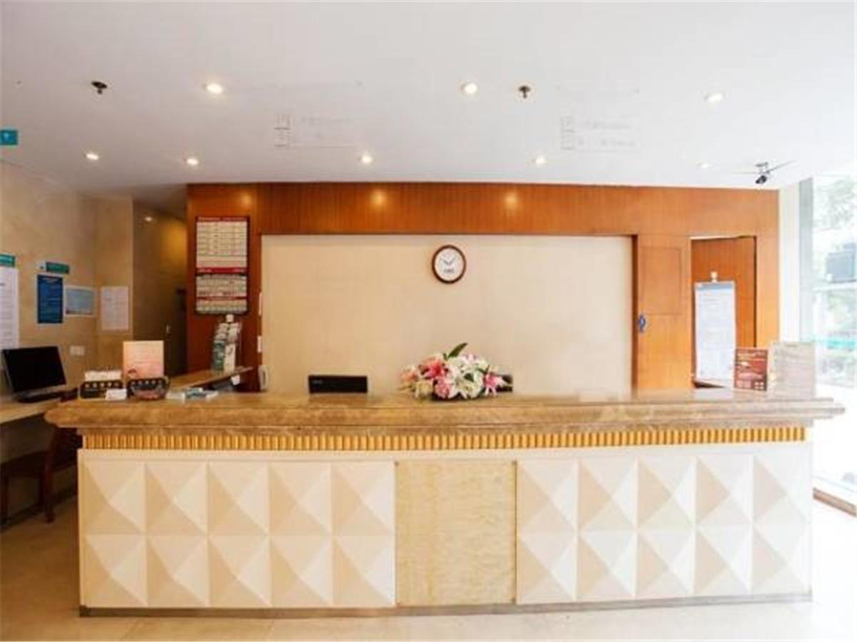 Jingjiang Inn Shanghai Baoyang Pier 외부 사진